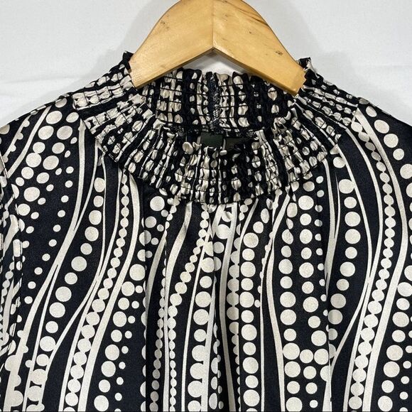 Sere Nade New York Ruffled Neck Line Tank Top - Picture 5 of 10